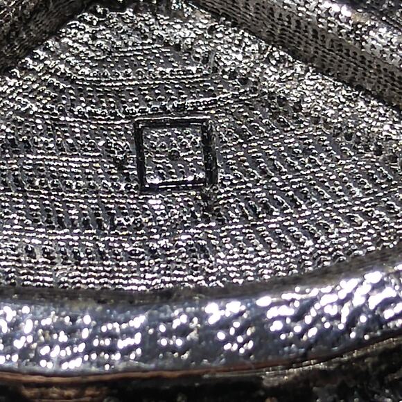 Vintage Avon Beige Enamel Fan Earrings Brooch Set, Post Earrings, Silver Tone - Picture 6 of 10